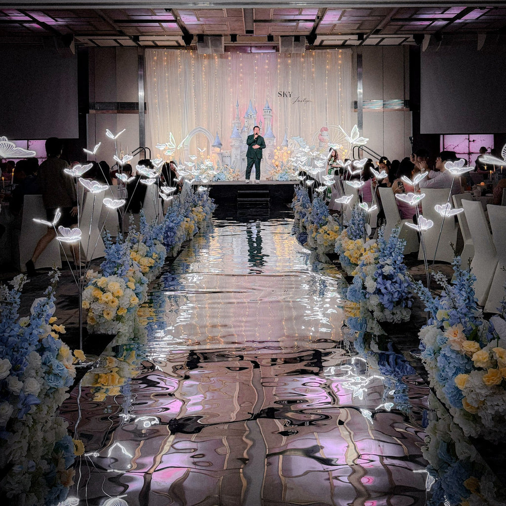 . Aisle Walkway Customised Floral Decorations